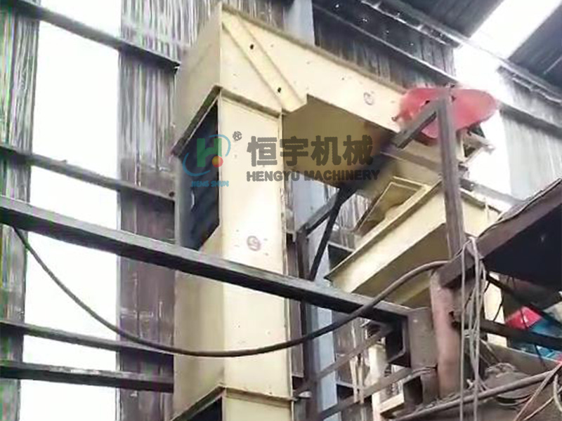 江蘇提升鐵粉客戶現場-Z型提升機