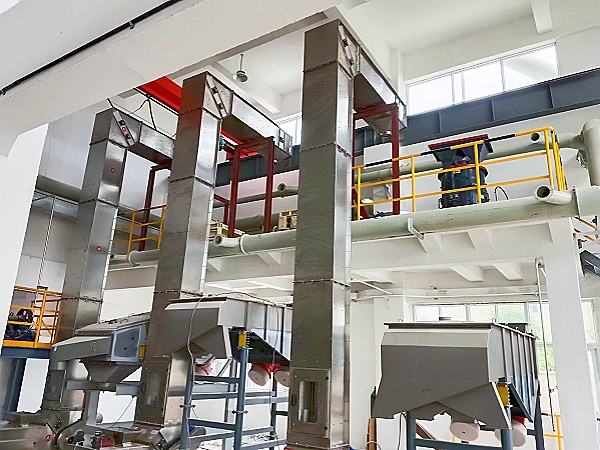 不銹鋼z型斗式提升機客戶現場